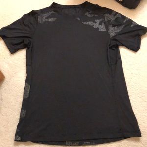 Lululemon men’s top